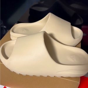 Yeezy Slides Bone
